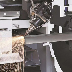 ��ά�ܲ��и�